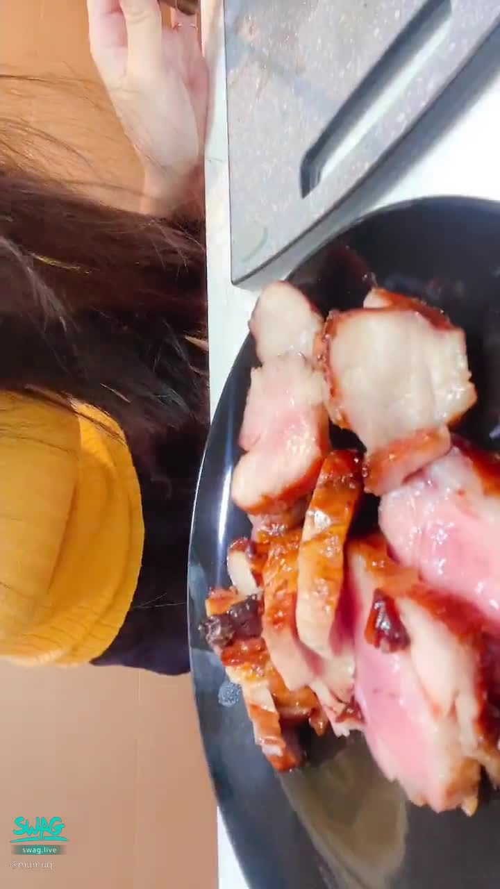 mumuq : 這個時候傳這個⋯⋯會很犯規嗎？😝😝