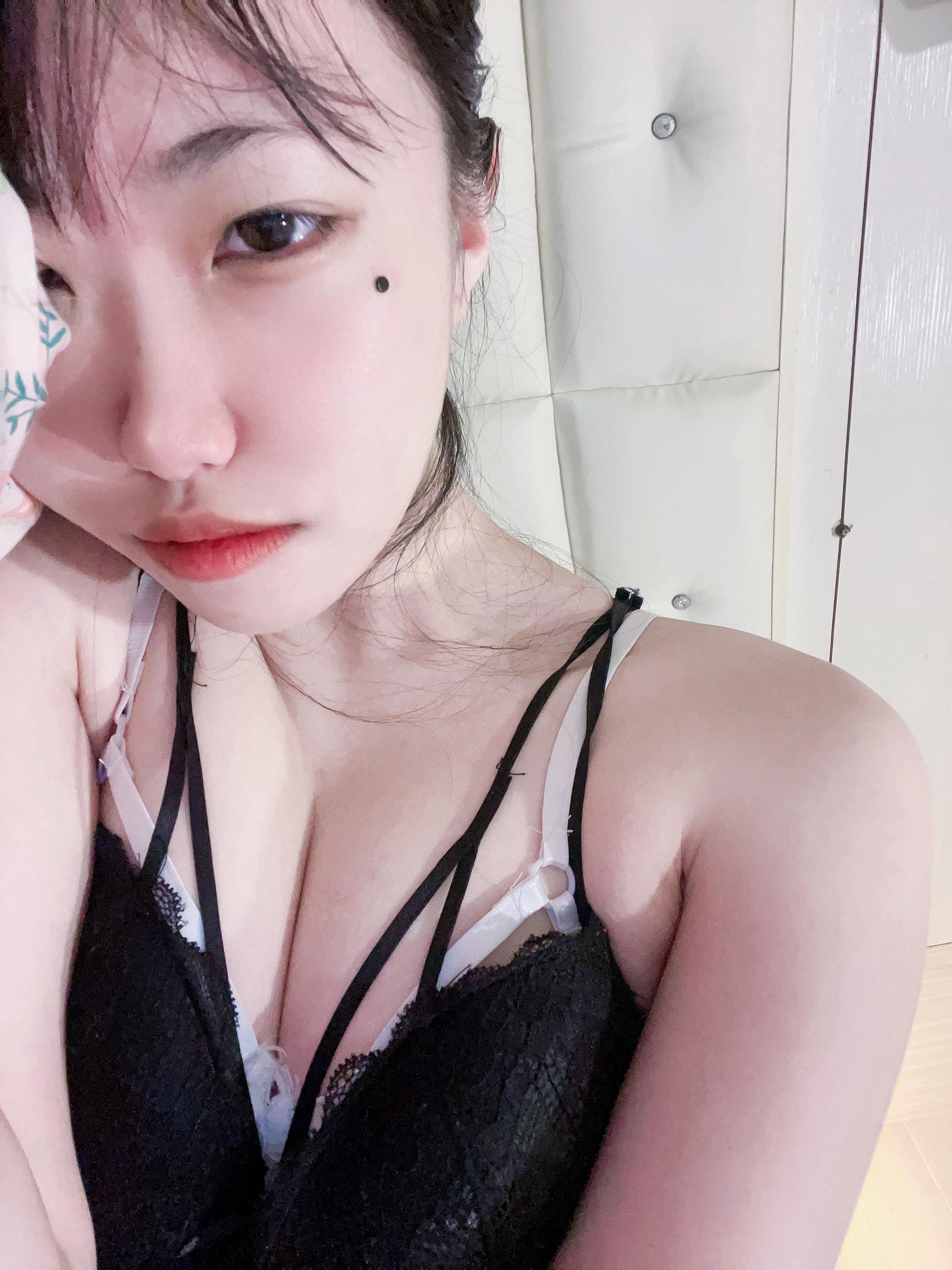 hatsuko : The little luck after the live broadcast...Take off yourself 💞