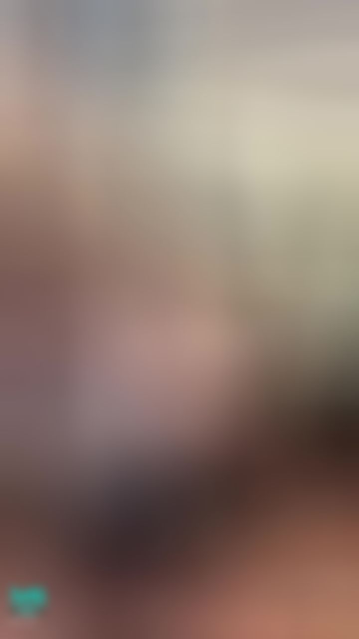 lynnbae : 我邊吃你邊看他🤭