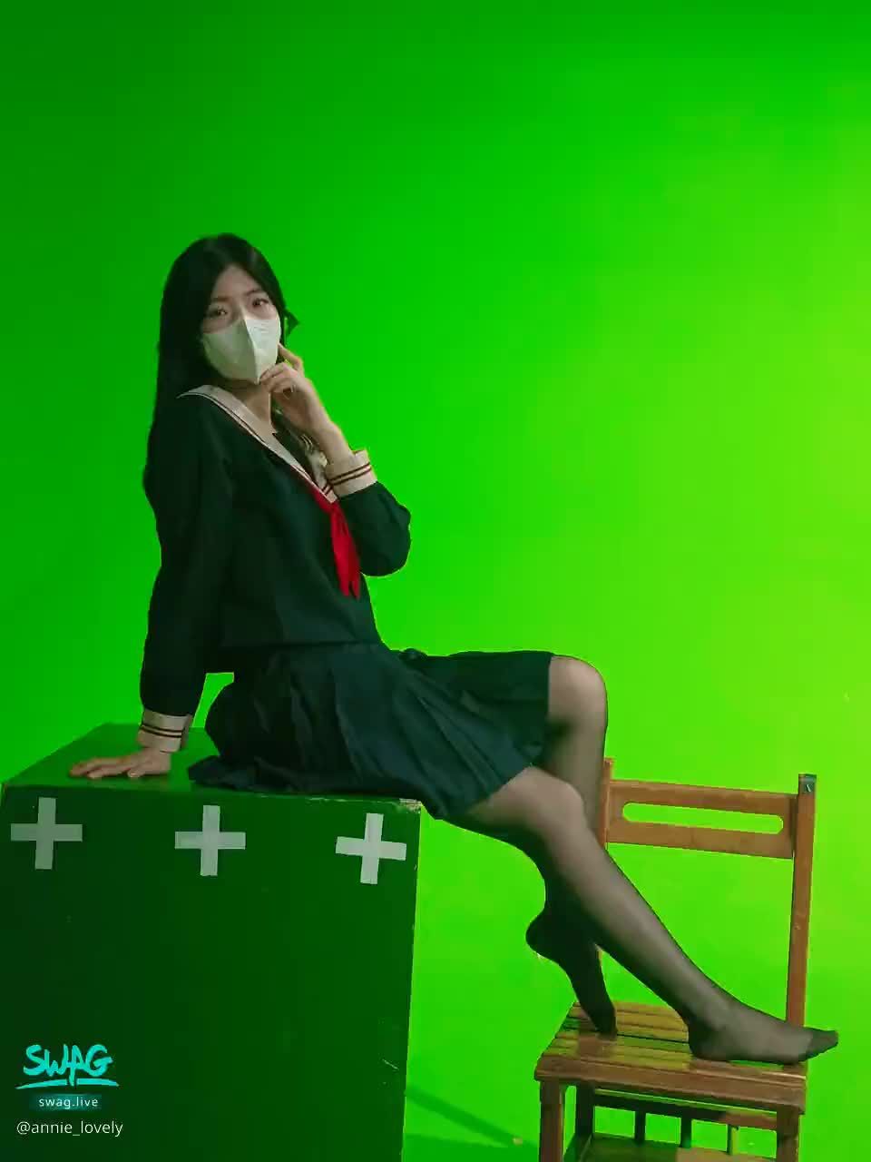 annie_lovely : 黑絲美腿不許錯過