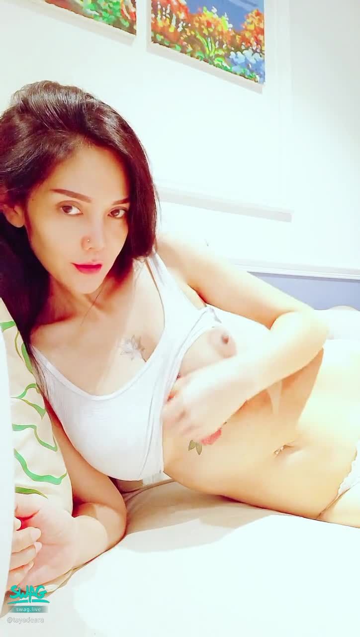 tayadeara : Boobs😛