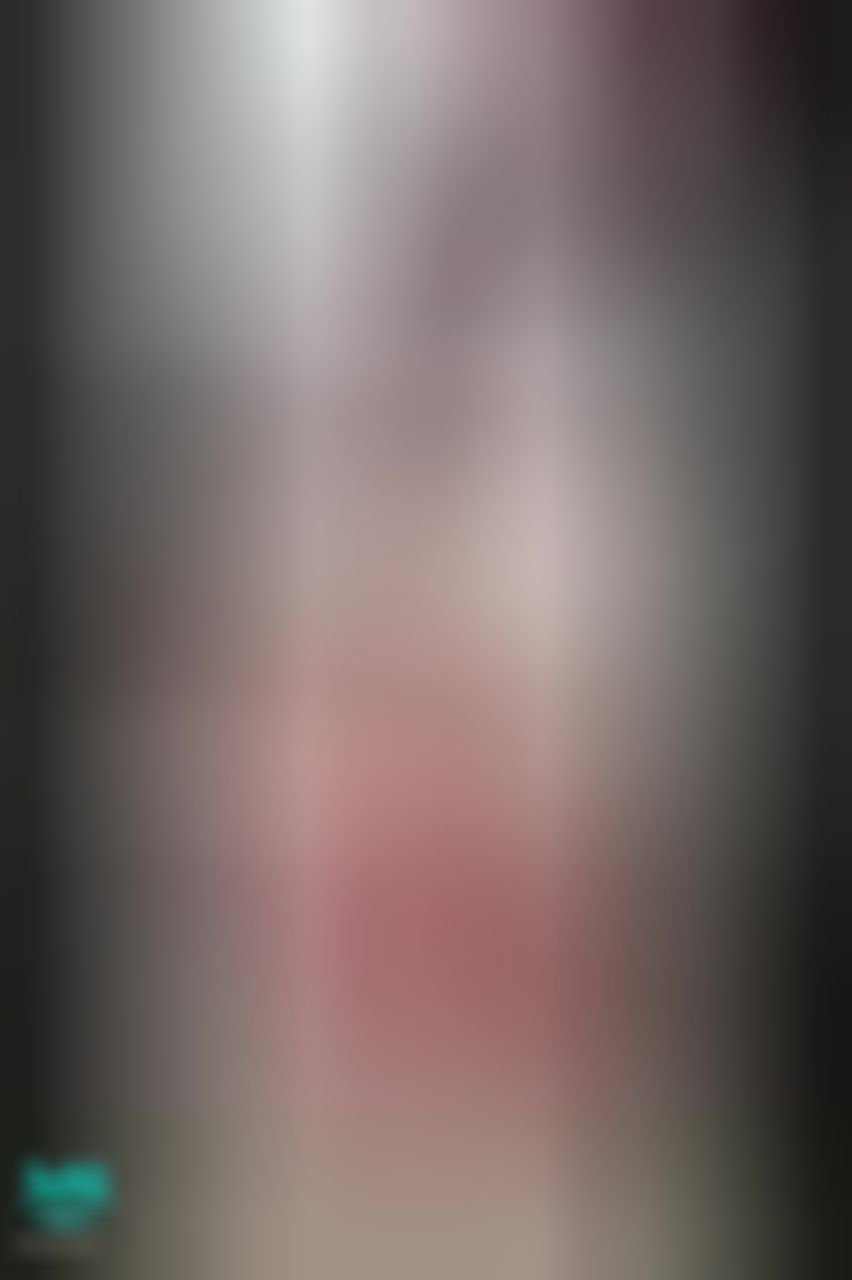 s*******i : 兔兔特輯😘
第一次穿兔女郎裝😳
要配網襪還是絲襪好呢？