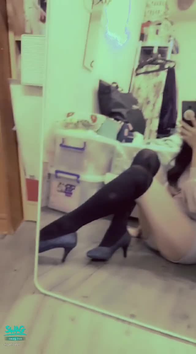  : The Absolute Territory of Touching the Knee Socks