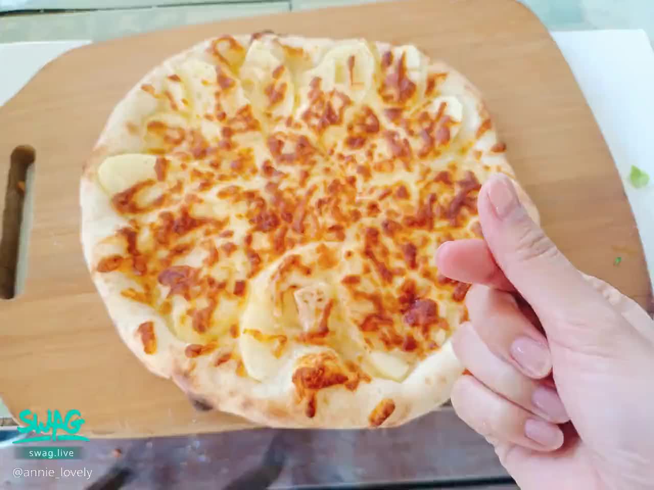  : Do you want to eat my pizza~
