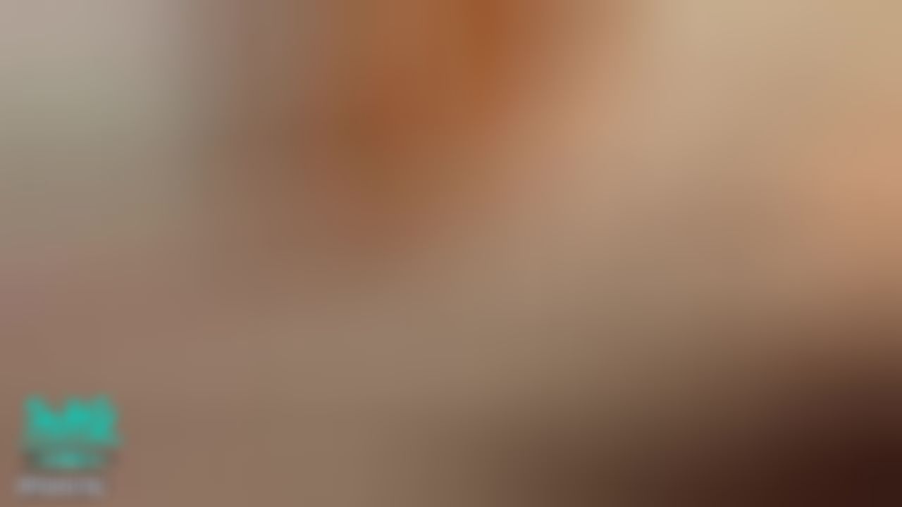 lilybarby : Pregnant woman in a short skirt gives herself a fuck