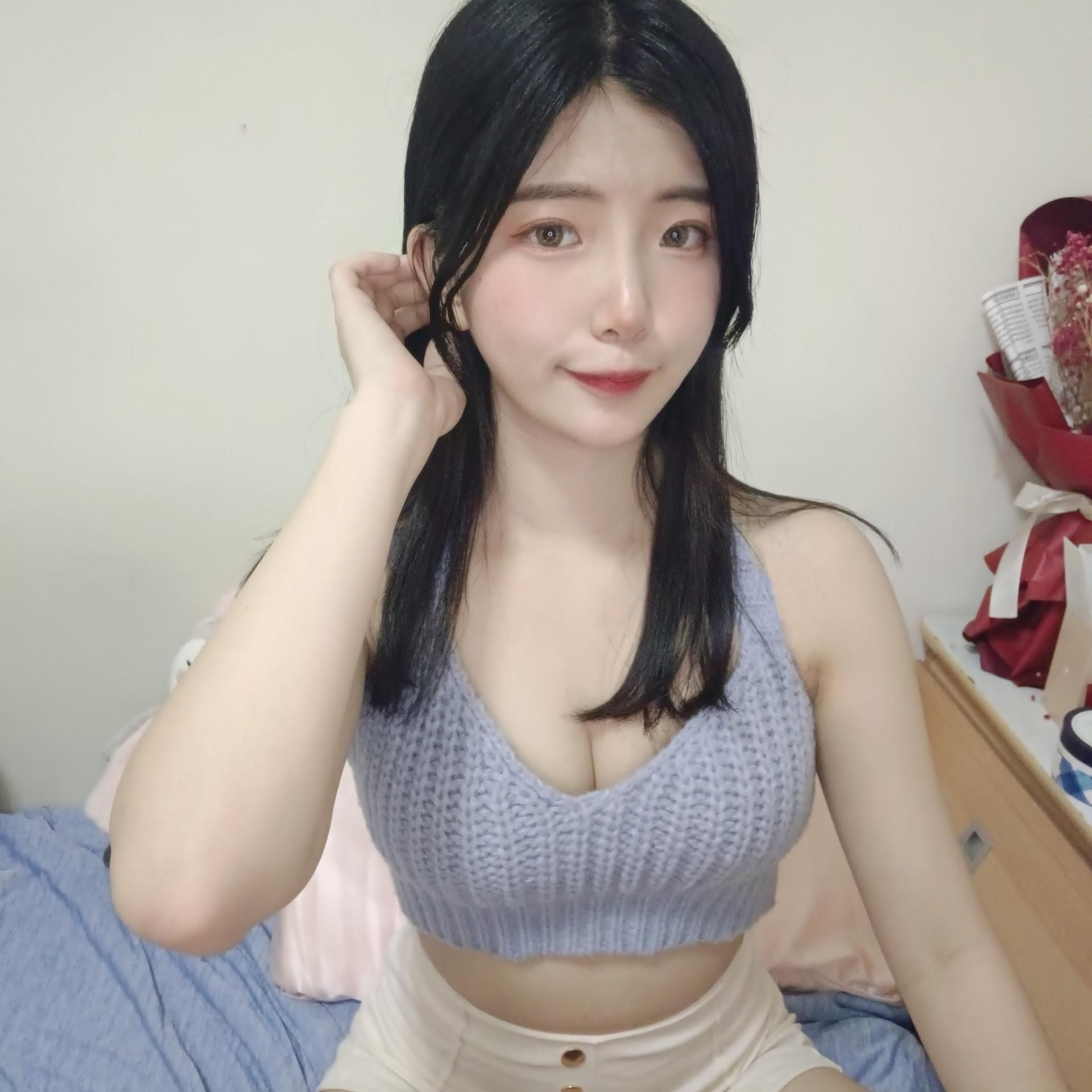annie_lovely : Want to catch? 😈
#大奶🔥 🔥 #sexy #清純的臉蛋極品的身材