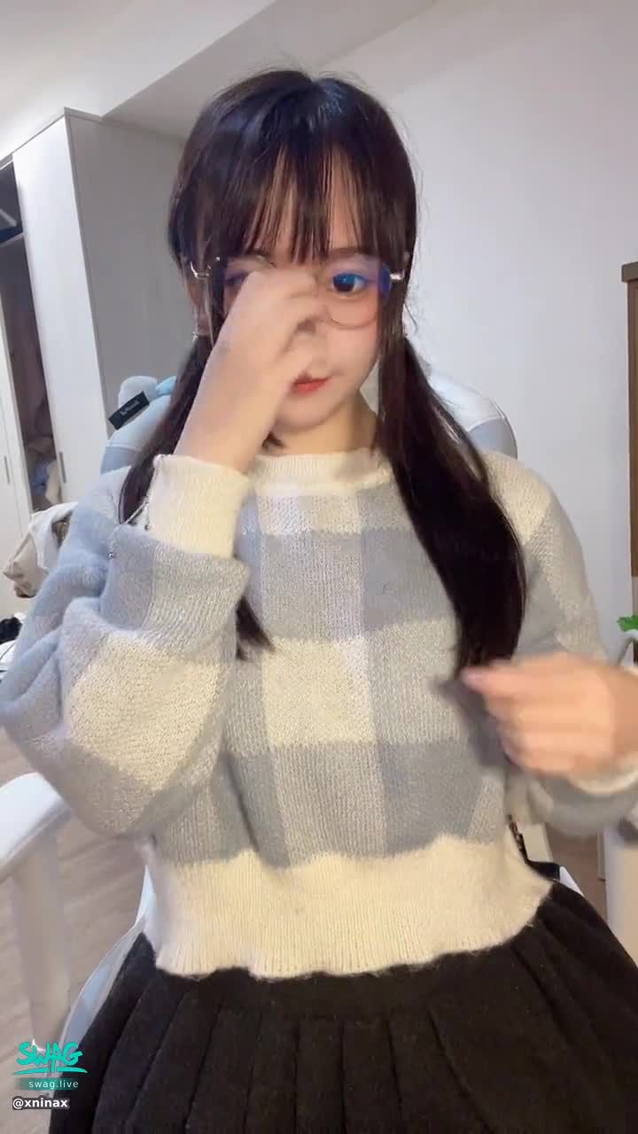  : cute glasses 👓 Lolita show you 🥰 #運動服 #少女 (18+) #小隻馬 #Sports #Teen (18+) #Petite