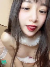 x****x : It will be really comfortable to lick my dick with my small mouth! #兔女郎 #聖誕 #貧乳 #BunnyGirl #Christmas #SmallTits
