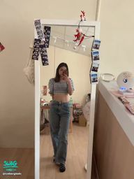: I rarely take full body photos