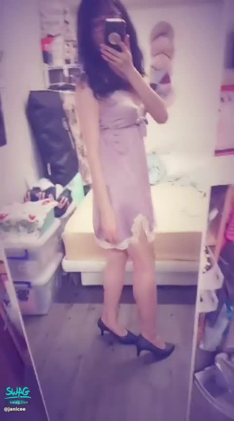janicee : 高跟鞋與睡衣👠
開衩緞面睡衣👀
高跟鞋美腿💙
satin💗