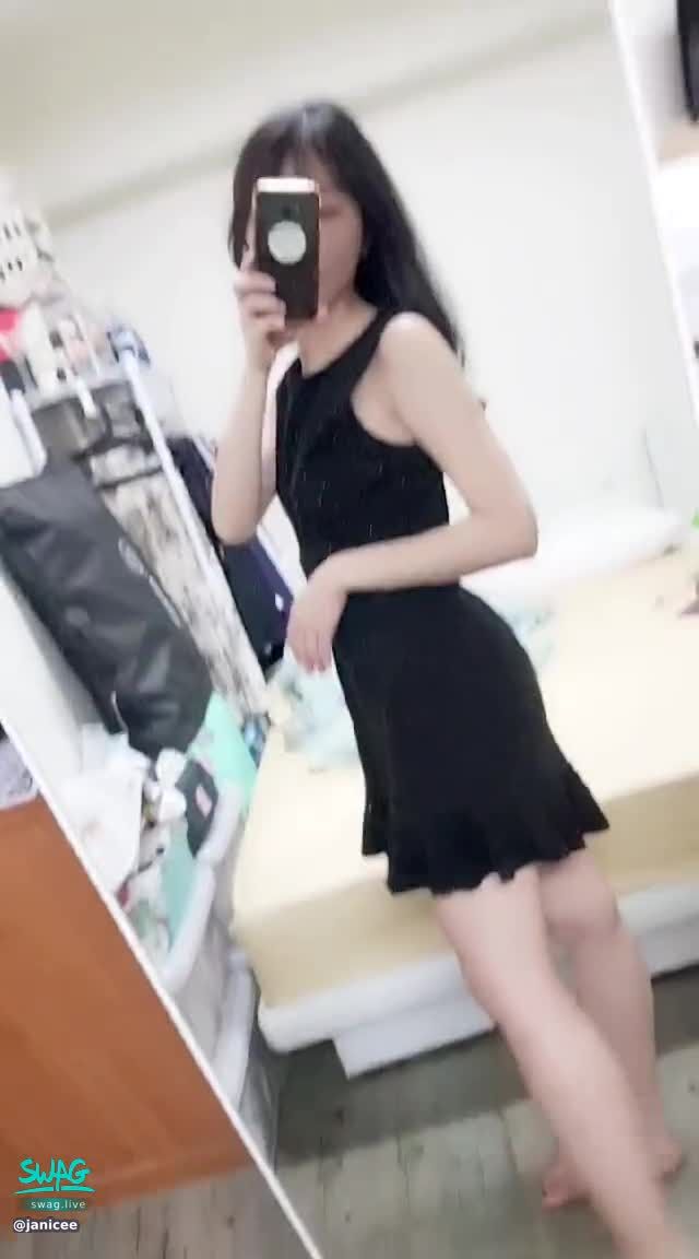 janicee : 白皙的腋下💋
優雅約會系洋裝💚
白皙的美腿💋
與乾淨的腋下♥️