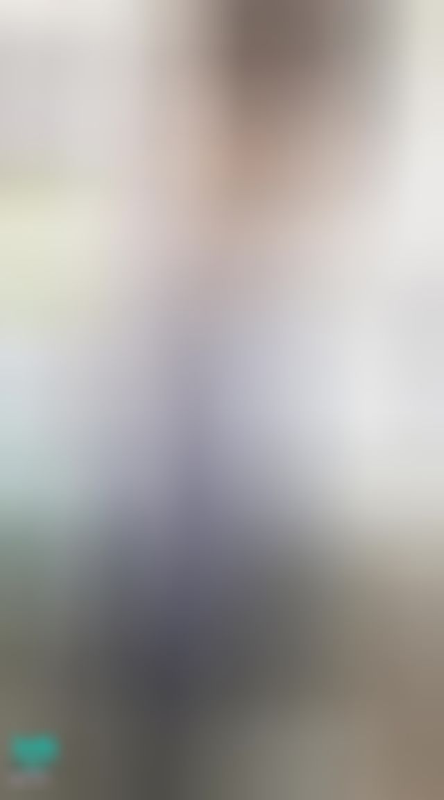 janicee : 翹臀與低胸💙
