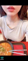 : hot weather ☀️ It's easy to sweat when you go out in underwear 💦 Challenge to go out to lunch with only a bra and no bra 🥣 What kind of experience is it? 🙈