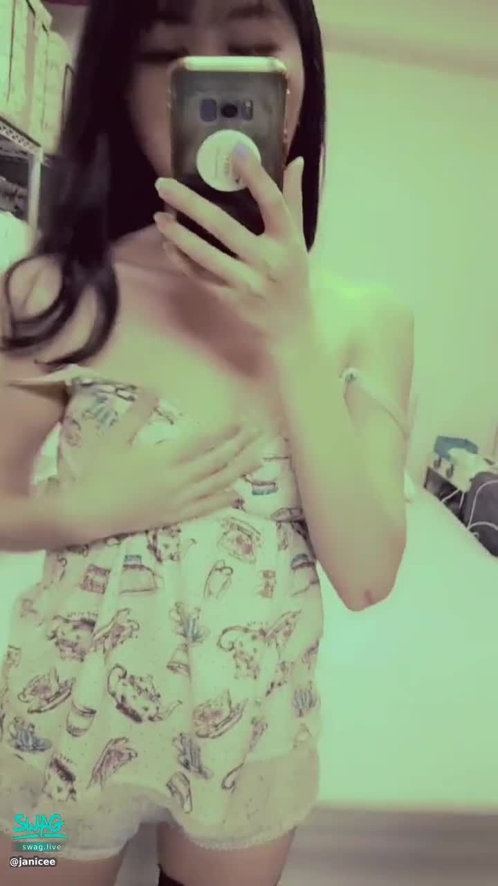 janicee : 揉揉胸，當你的甜點👀