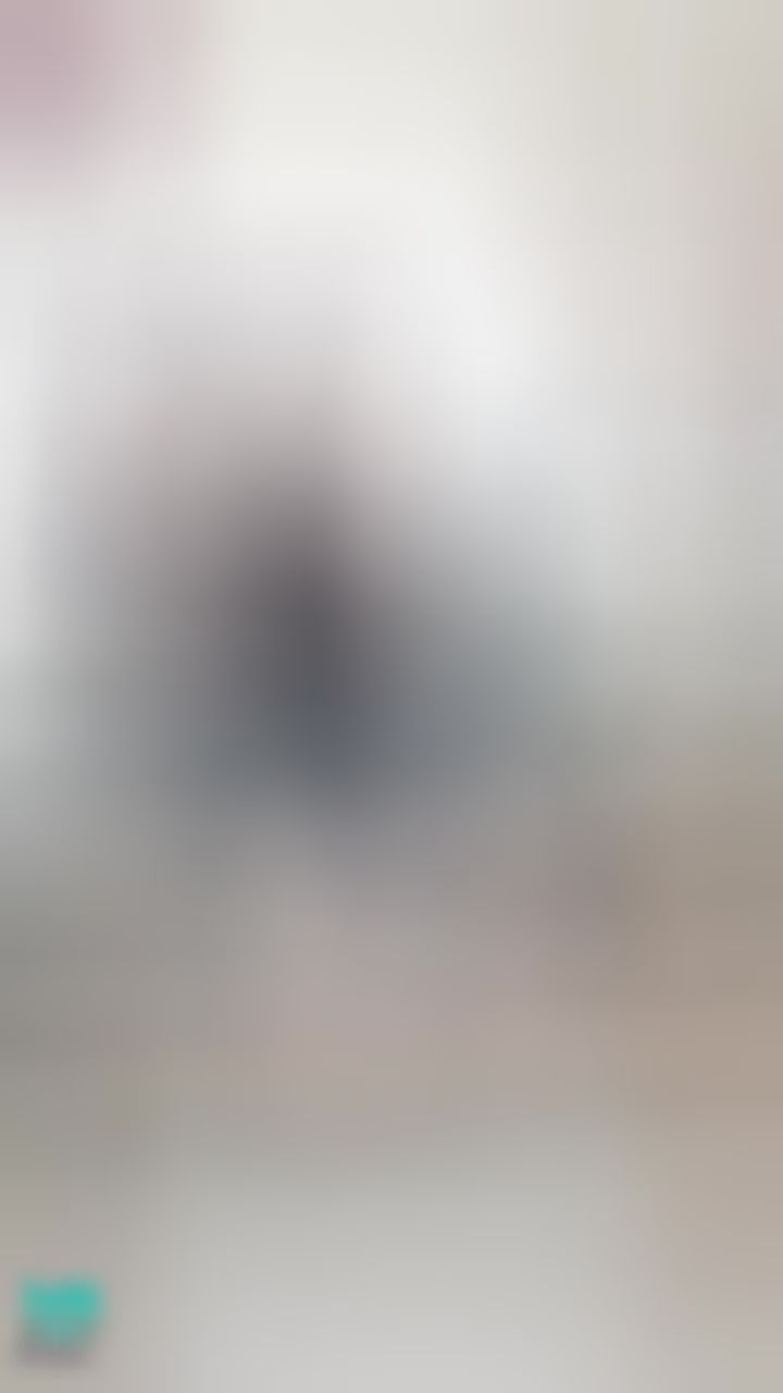 janicee : 窺探大腿根部的美腿坐姿