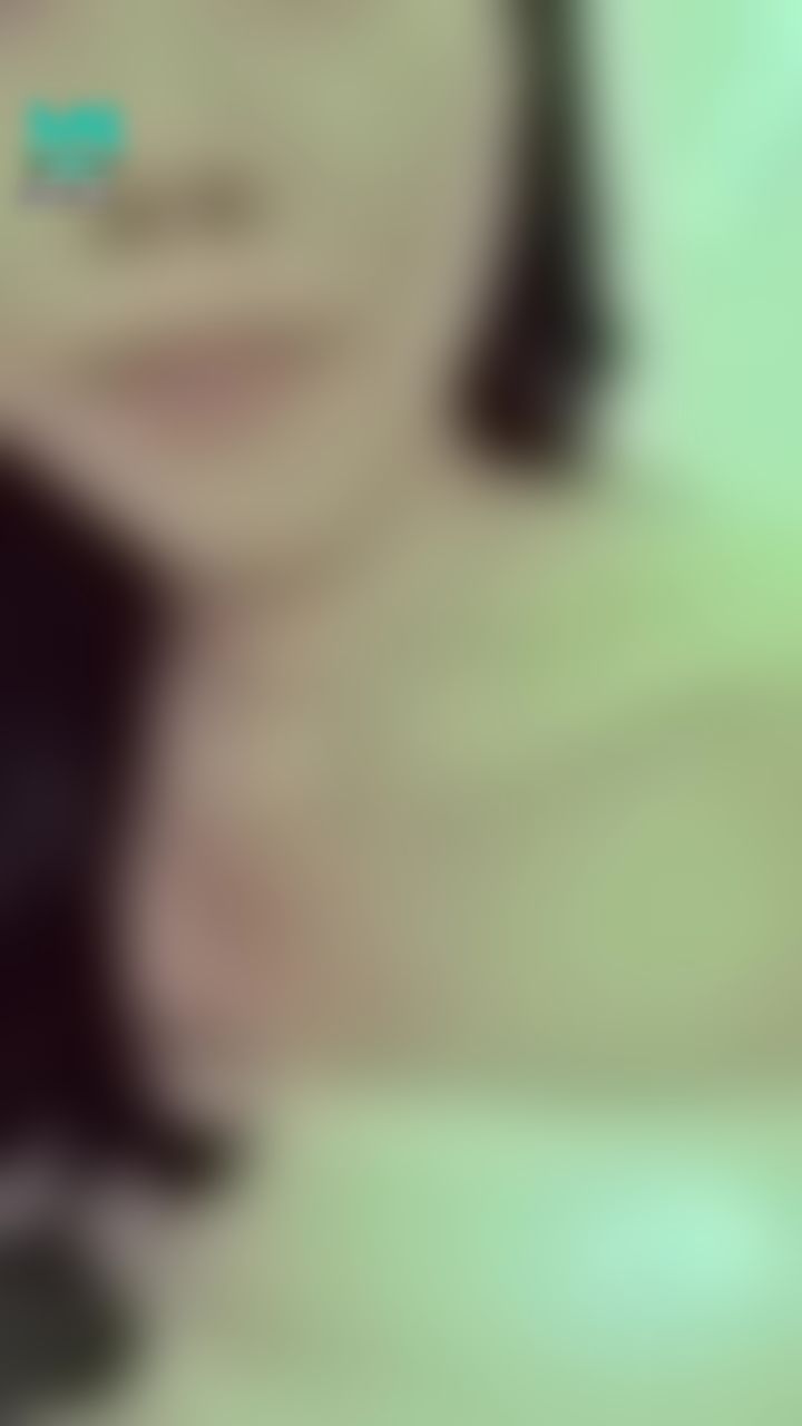 janicee : 嫩唇與內衣💚