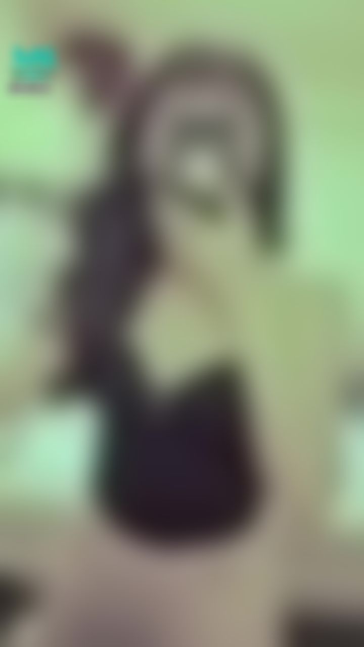 janicee : 穿上性感黑皮襪