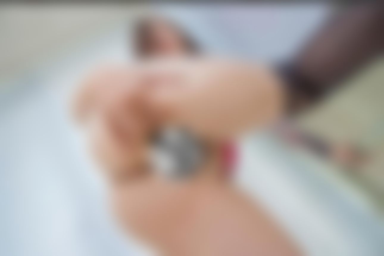 hua_063 : AV男優徵選-巨乳面試官的嚴格考驗