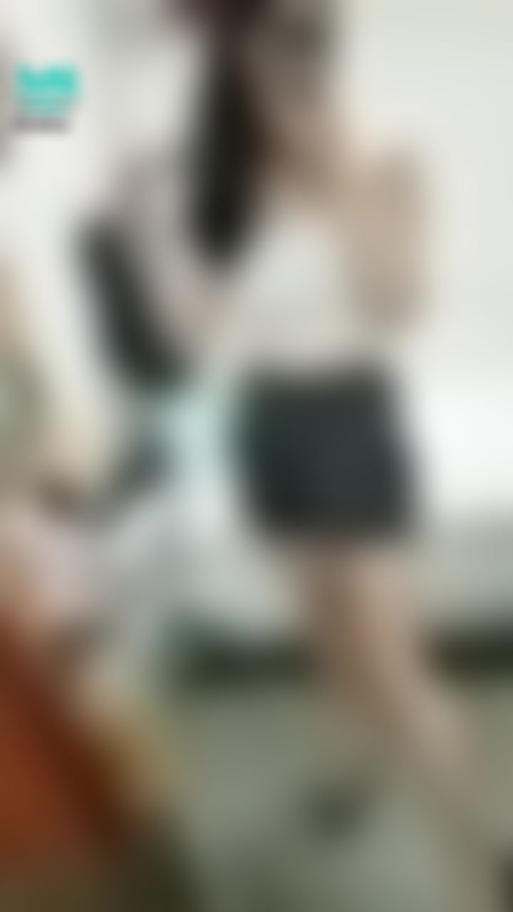  : M字腿與揉奶👀