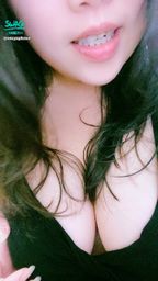 : very erotic pussy Babe lick me 😏