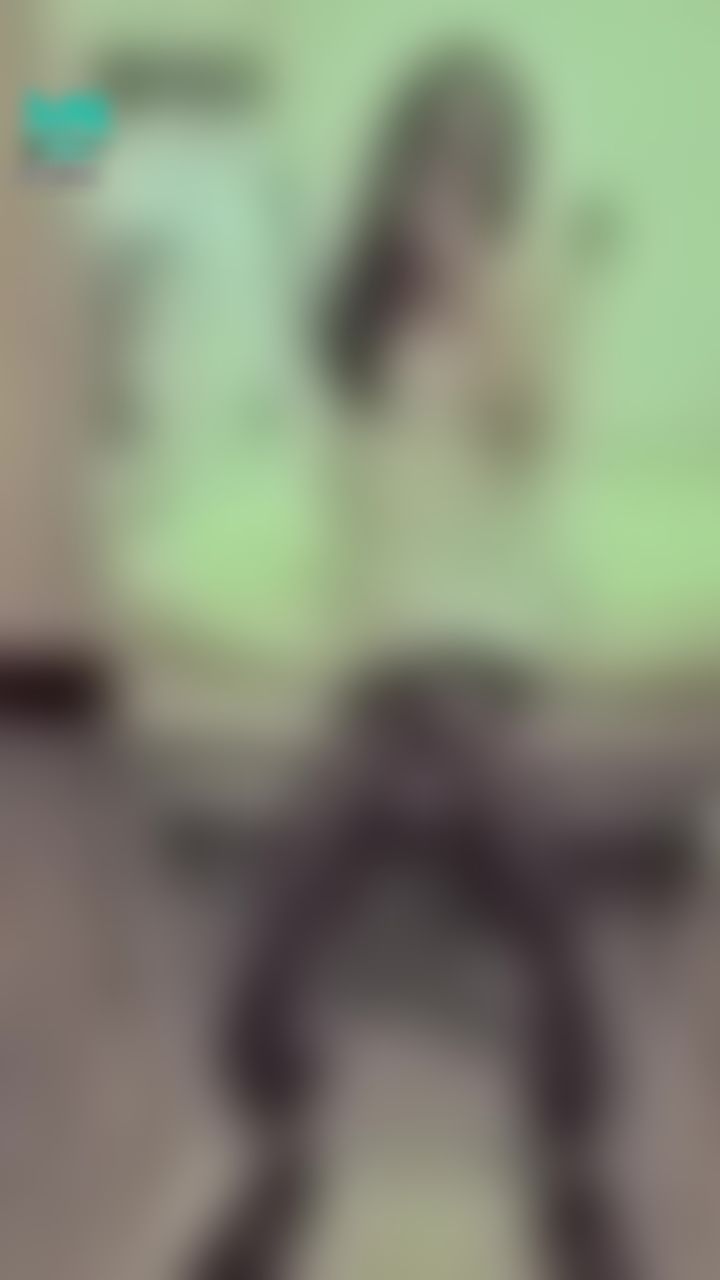 janicee : 兩套睡衣♥️脫下黑絲的模樣