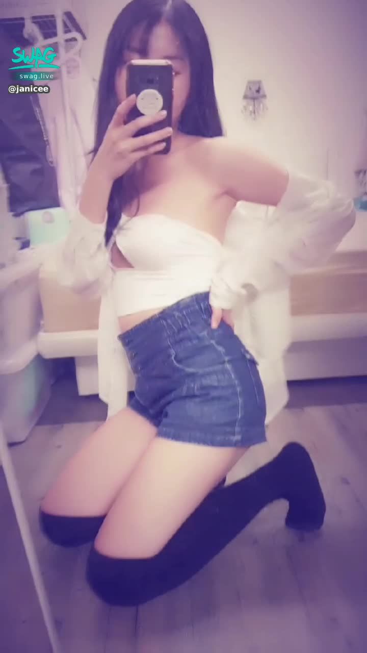 janicee : 露南半球的性感設計