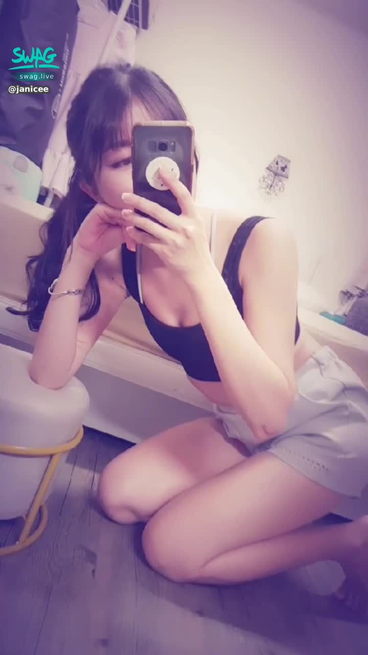  : Pajamas & Sports Bras