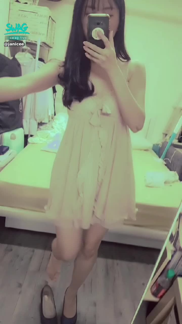 : pajamas and beautiful legs ⭐