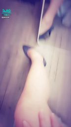 janicee : 抓個馬尾💓
開衩下的高跟鞋美腿👠
氣質女生的小心機🌸
開衩與美背♥️
elegance💙
#性感 #長髮 #sexy #腿控 #美背 #開衩 #高跟鞋 #美腿 #氣質 #sexy