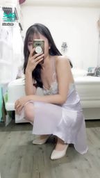 janicee : 打開鞋櫃,穿上高跟鞋👠
輕薄緞面睡衣下的曲線👀
美背誘人的交叉🌹
silky💗
#細肩帶 #長髮 #睡衣 #sexy #裸足 #赤腳 #裸足 #鎖骨 #短裙 #美腿 #腿控 #足控 #黑髮 #高跟鞋