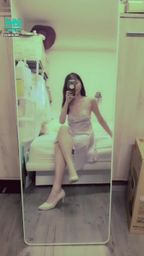 janicee : 側身的高跟鞋美腿👠
輕薄緞面睡衣下的曲線👀
性感美背交叉🌹
silky💗
#細肩帶 #長髮 #睡衣 #sexy #裸足 #高跟鞋 #鎖骨 #短裙 #美腿 #腿控 #足控 #黑髮