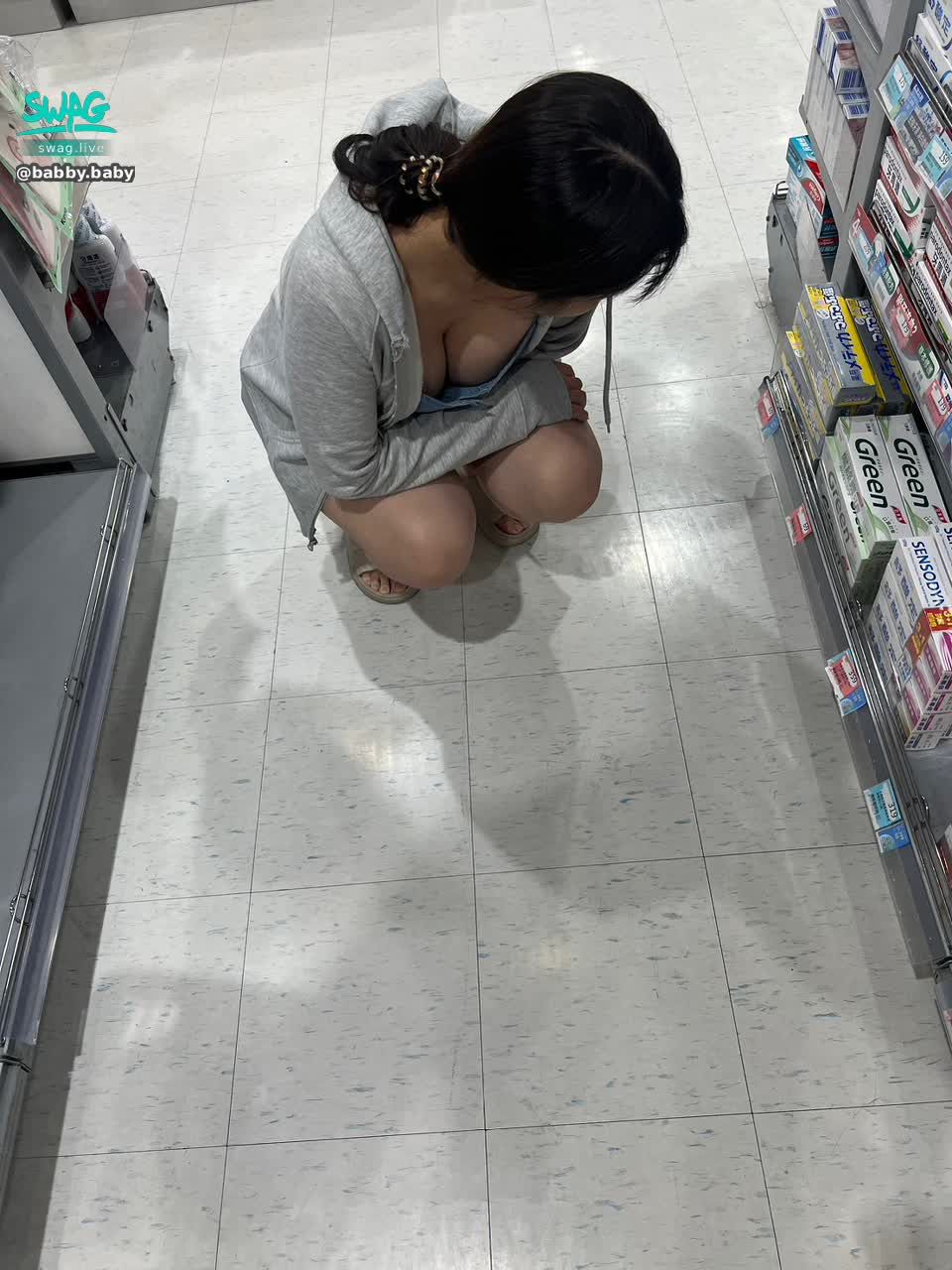  : Babe Can you bear to go shopping with you dressed like this? 🍑💕