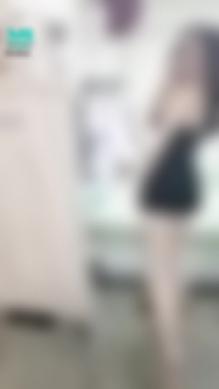janicee : 超短黑短褲💋M字腿