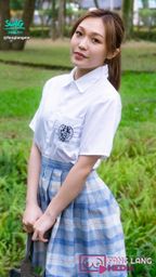 : Shy female college student, couldn’t tell how shy she was during her first photoshoot