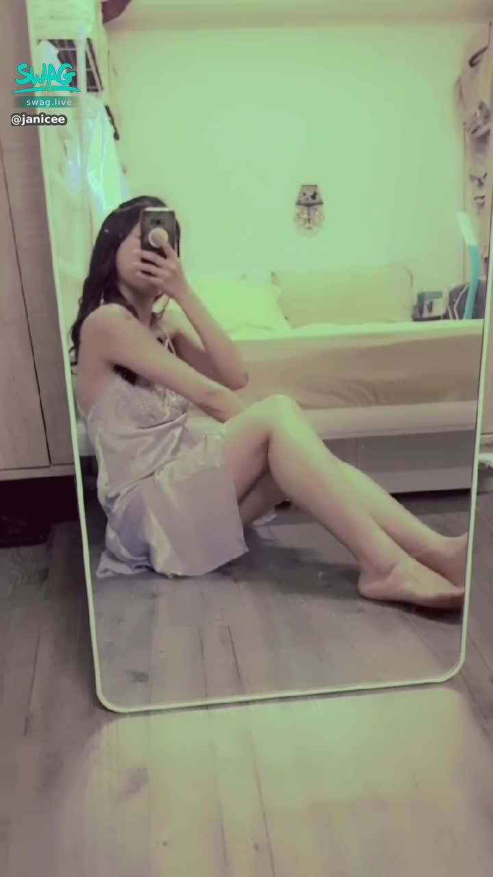 janicee : 動動美腿，不讓你睡