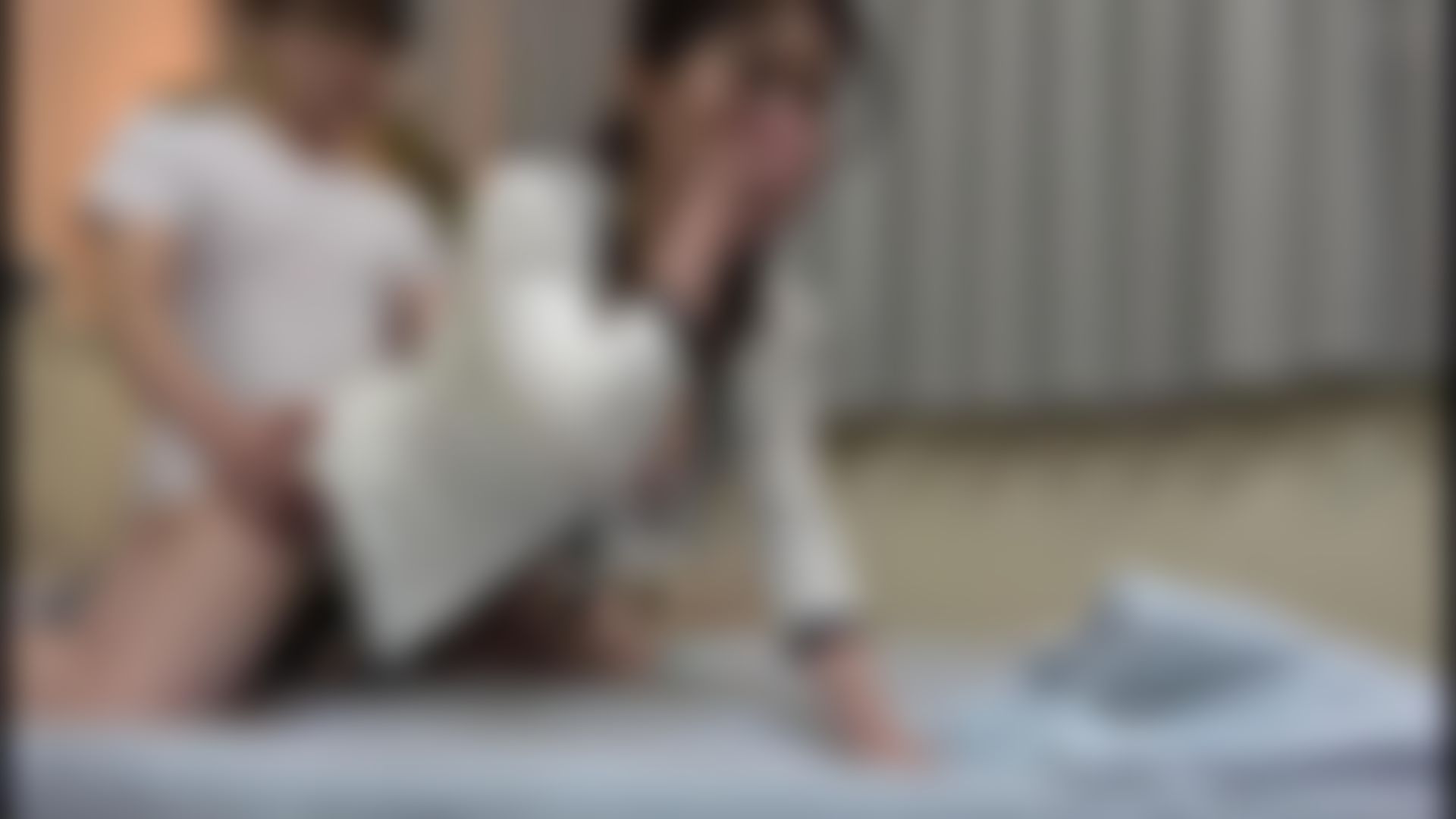 eaglejp : 女按摩師的胸部不停地碰觸著我 - 設楽アリサ