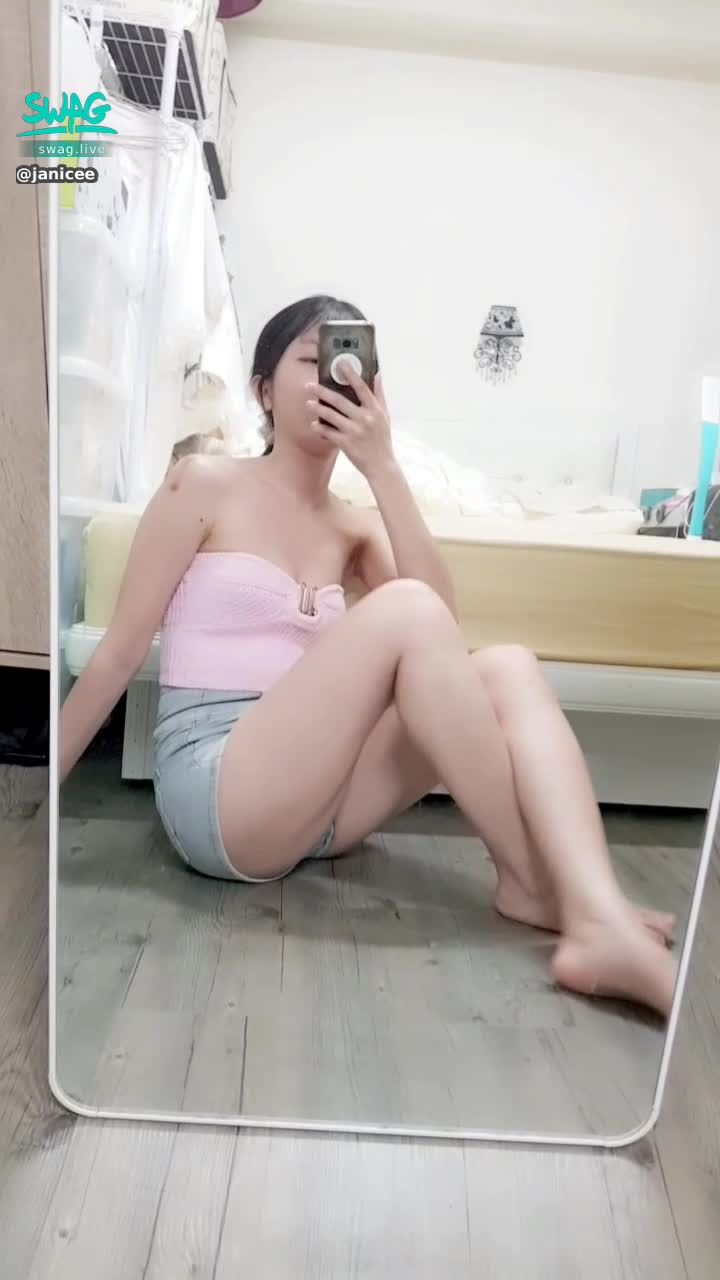  : spread legs
