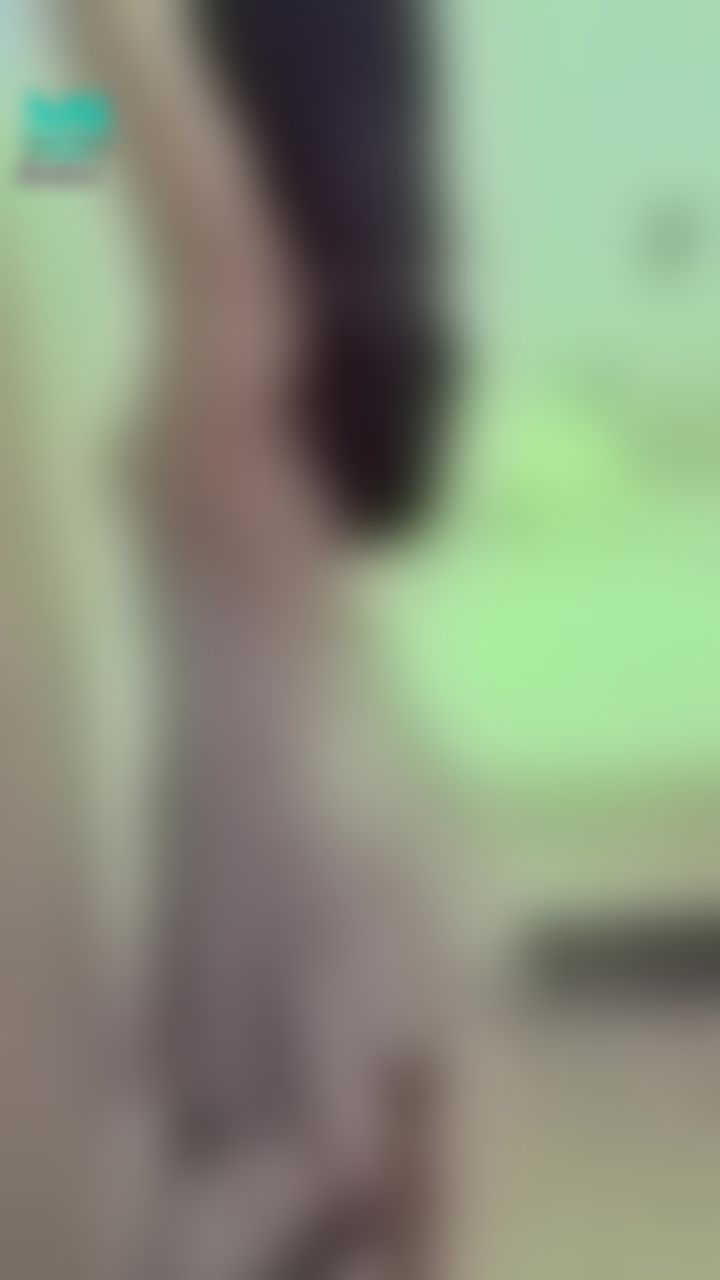 janicee : 性感睡衣與深邃的眼鏡💓