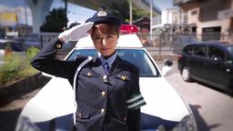 eaglejp : 女警吉澤負責街上的安全,無論是面對偷內褲的小偷,還是拘留所的犯人,面對可能藏在下半身的武器,吉澤發揮警察魂用嘴將之取出。面對重刑犯也會特別用美人計打聽消息。