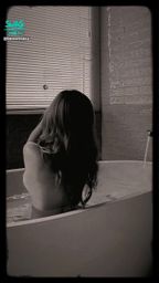 : A little sweet in the shower 😋