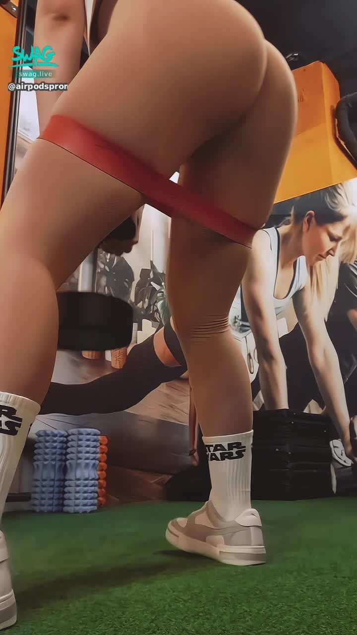 airpodsproma : I squatted until I was exhausted. 🤣🤣
