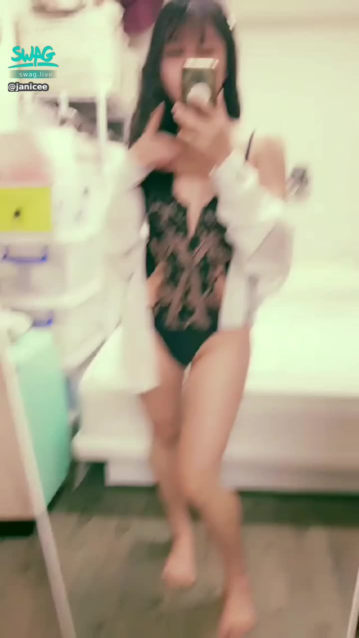 janicee : 火辣黑蕾絲💚