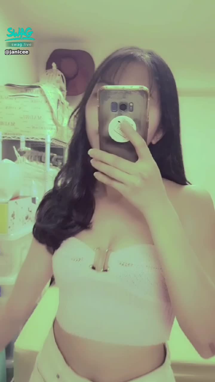 janicee : 馬甲與OL襯衫💙