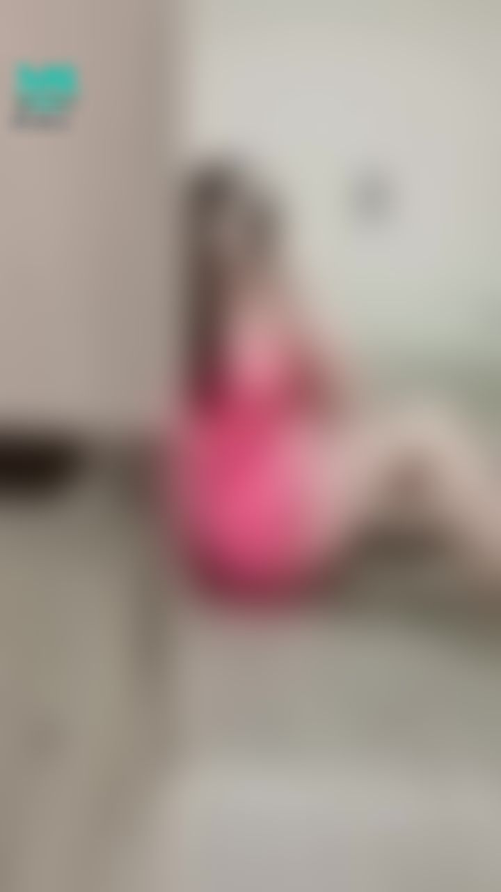 janicee : 揉奶摸腿