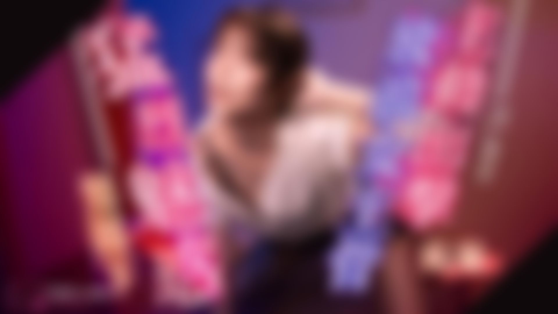 sex_lulu : {璇璇}性感的絲襪女主管璇璇誘惑純情下屬😈