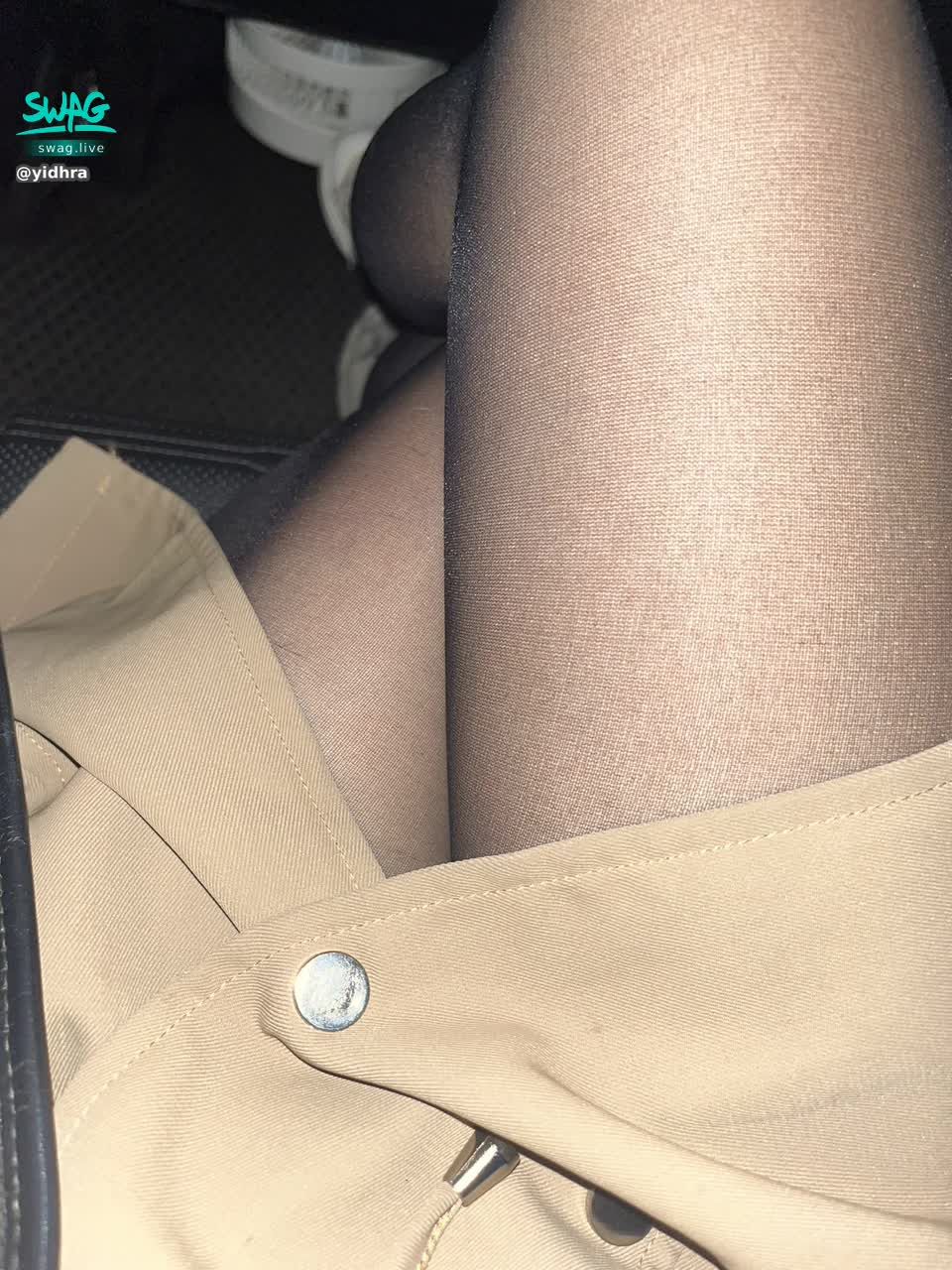 : 