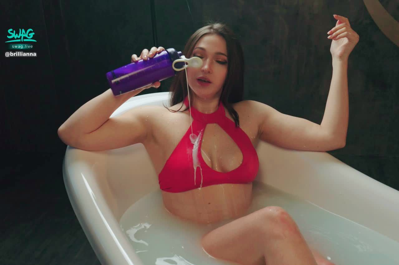  : Milk on boobs