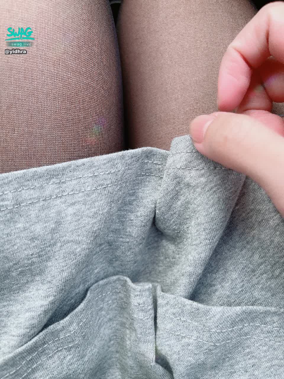  : 