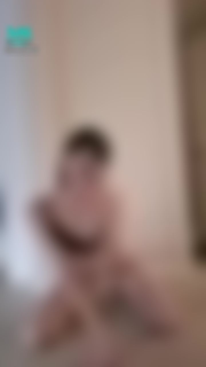 sweetbabykellyy : 這樣的小騷貨你喜歡嘛👅❤️