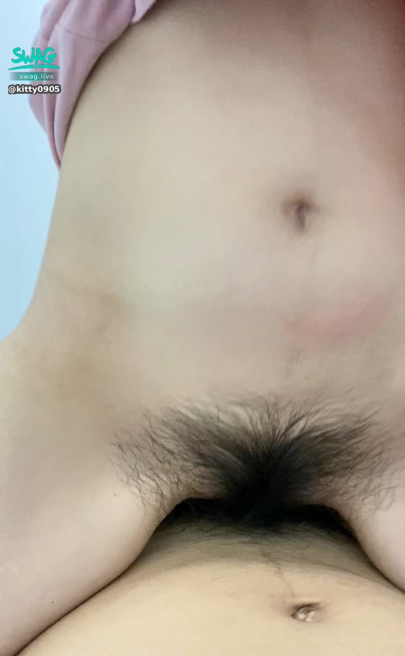 kitty0905 : 想看妍妍吃棒棒 跟女上位影片嗎？    下午6點 準時開放喔！  要記得關注妍妍喔！